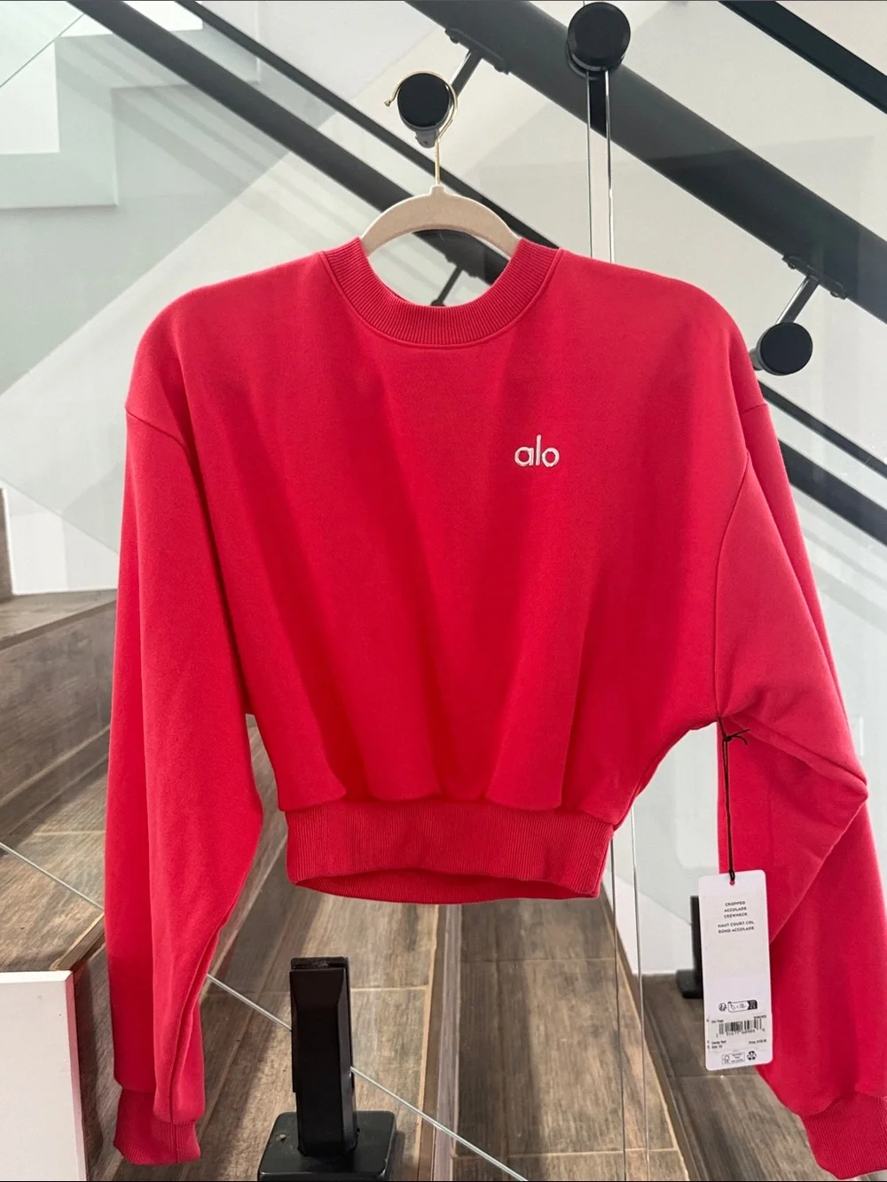 ALO Yoga Women's Vibrant Red Cropped Crew Pullover